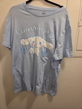 Cinnamon Roll XL T-Shirt XL NWT